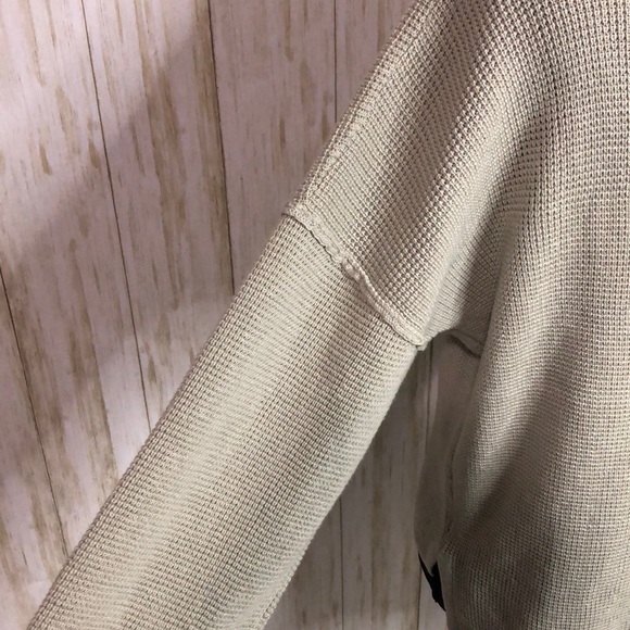 Hippie Rose color sage size medium sweater - Picture 8 of 12